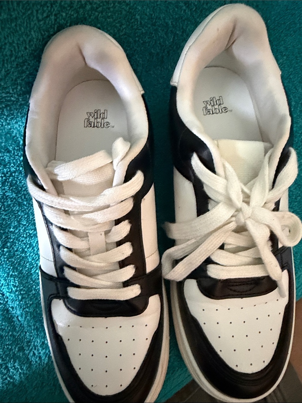 wild fable Black and White Low-Top Sneakers